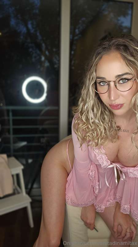 Wanna play? 😏 DM me and let's cum together💦 