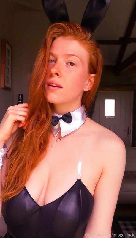 Someone’s been a bad bunny🐰😈 who’s gonna cum punish me?😜💦 7