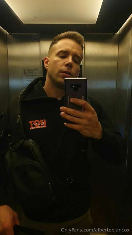 Como va el domingo??? hablamos por mensaje??😋
How is Sunday ..