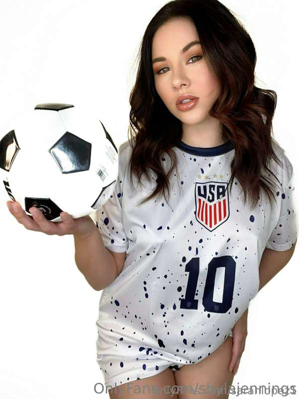 Let me introduce you to my friend @shylajennings an absolute.. 3
