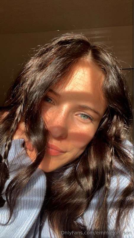 Let’s skip the small talk—DM me already.✨😉