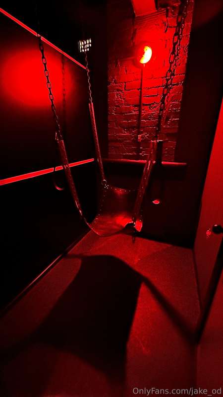 I’m at the pre-opening of Bodyline sauna today, about to fil..
