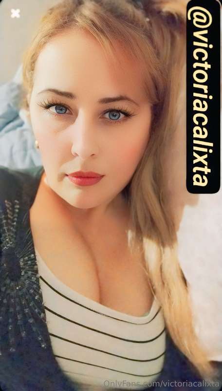 I want, love, to take off my clothes and masturbate my pussy..
