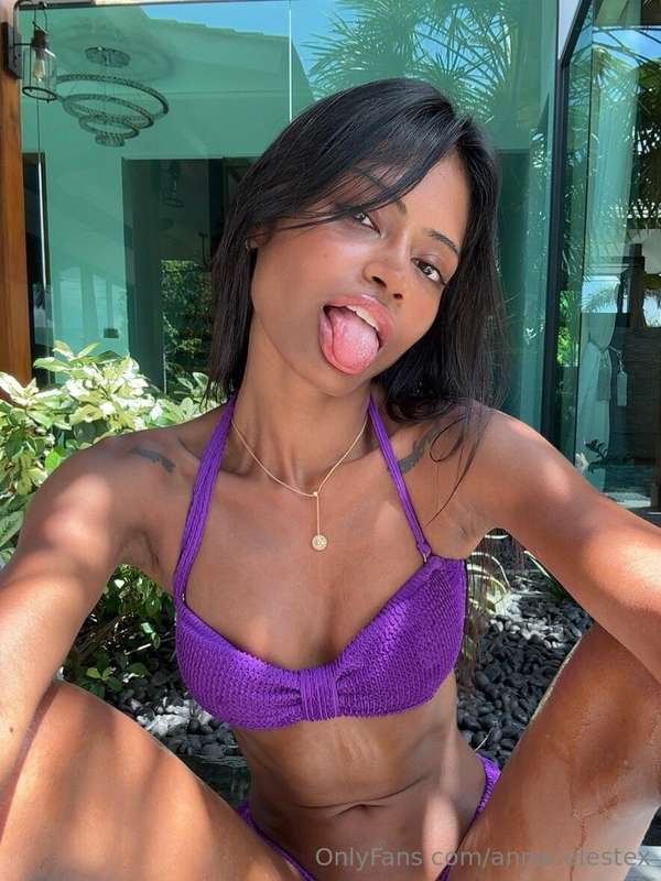 I love getting wet 😋💦 I'll show you how wet I am here https:..