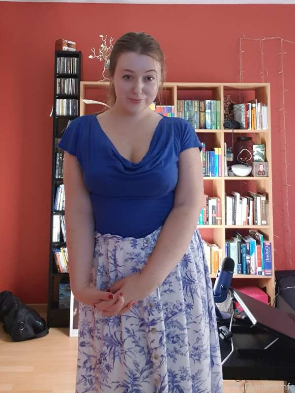 Proof that I CANNOT take full body pictures standing, I'm ju..