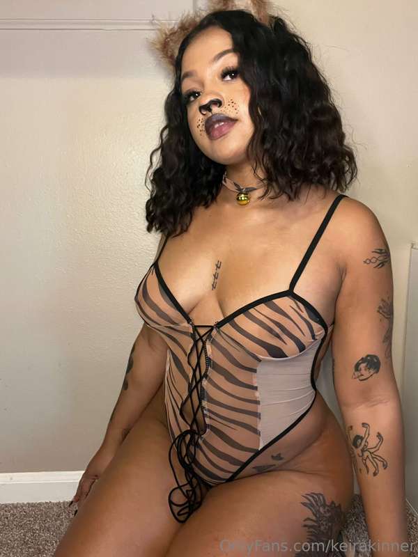 little kitty 🐯😩