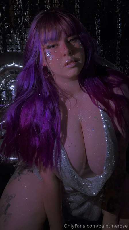 I am still finding glitter EVERYWHERE but low key these phot..