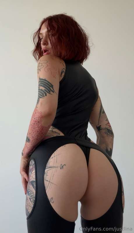 Would you slap my ass? 🍑