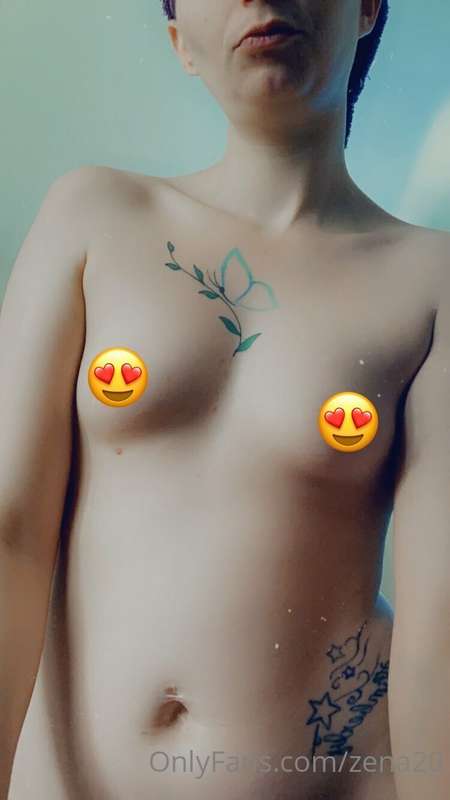 Watch me lotion an play with my tits🤤🤤 after a shower this m..