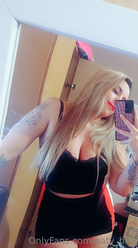 Wanting to see a good cock and play for a while