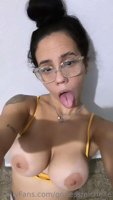 Good mornings babys 🌞🫶🏻❤️‍🔥😈  deserves a tip? 😨😥 2