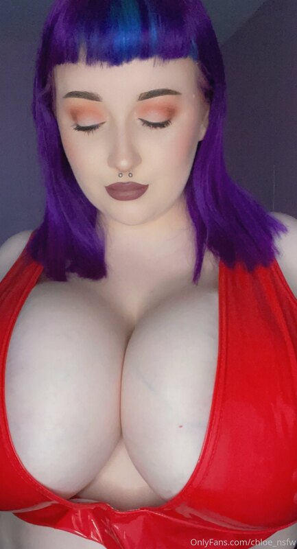I absolutely need more PVC clothes, I’m obsessed ? 10