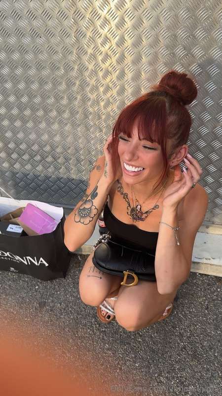 Mai perdere l'allegria 👅😏 il sorriso è il miglior accessorio..