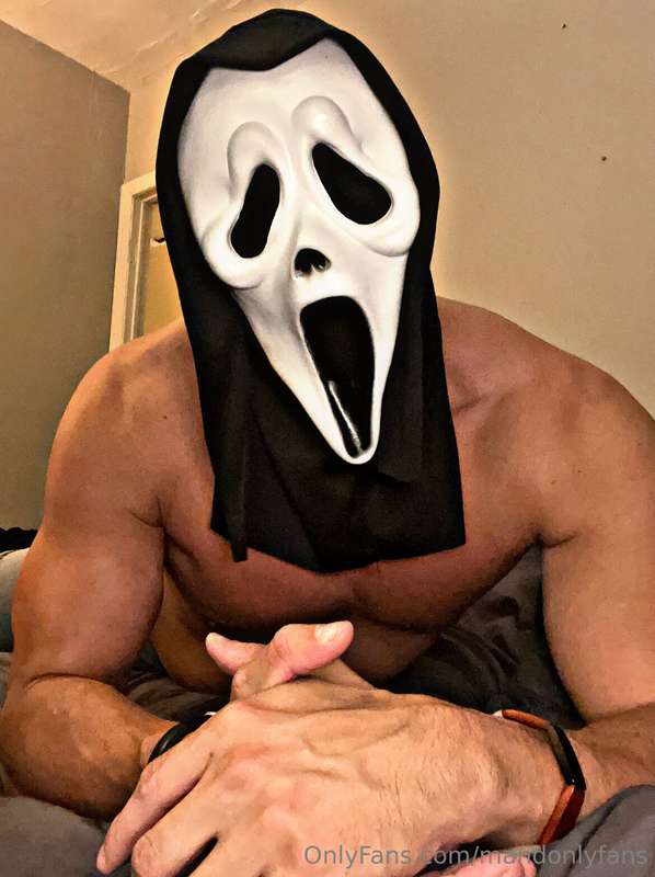 I’m going to stab that ass of yours 🔪 🍆 Ghost face catches y..