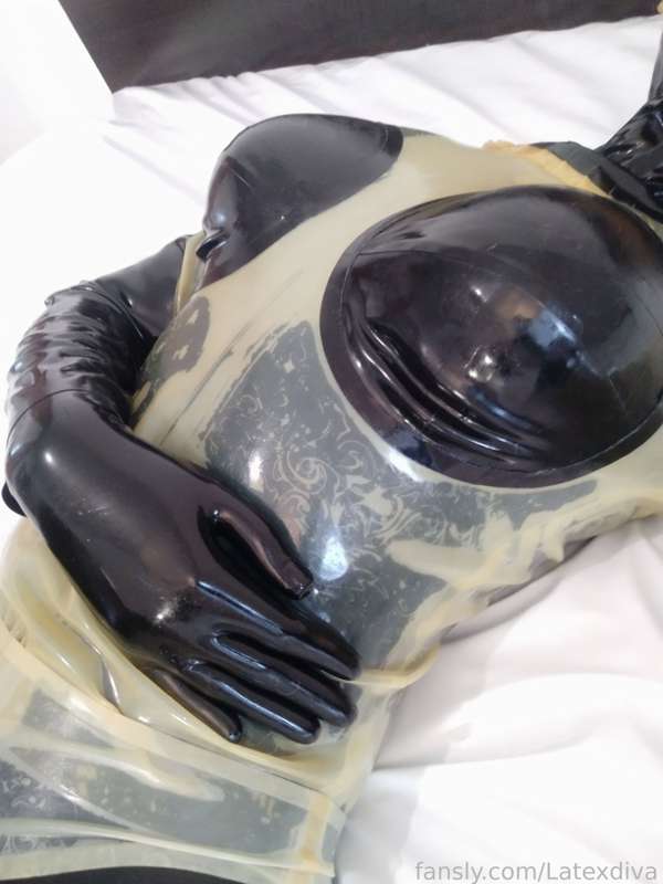 Latexdiva - Fansly - 25 Sep, 2022 1