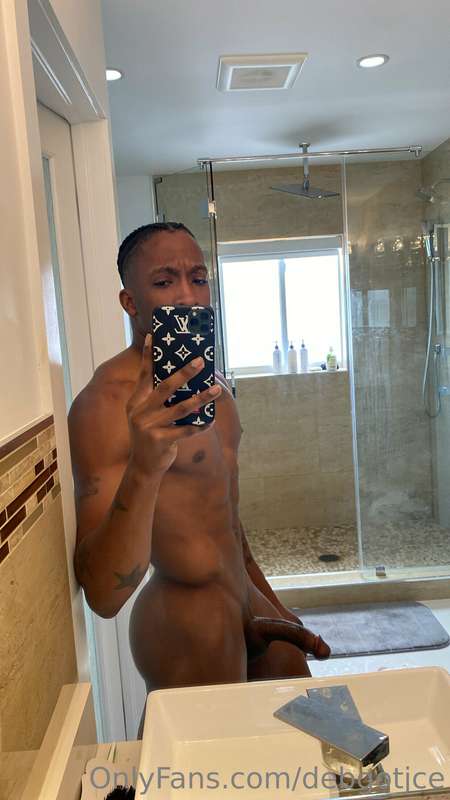 Good morning Miami☀️ Ready for the nude beach🏖️ 2