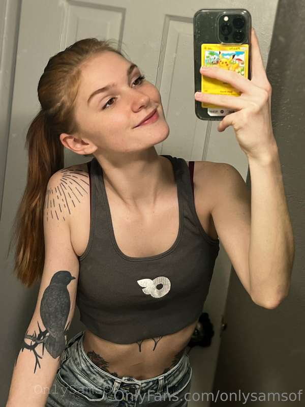 Walked around with onlyfans promo on my lil titties today 😋