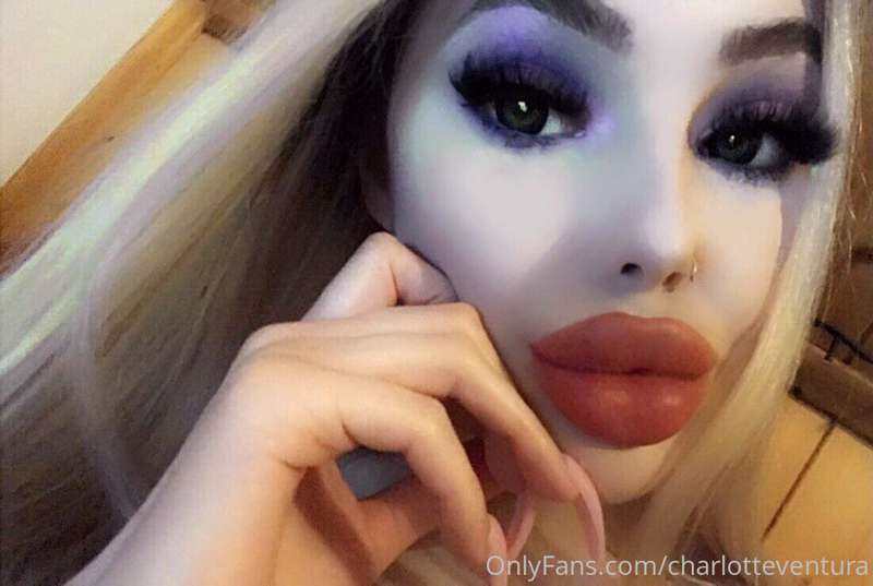 😘
