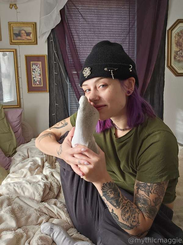 Do you like seeing me sniff my socks or my soles more? 🤭 thi..