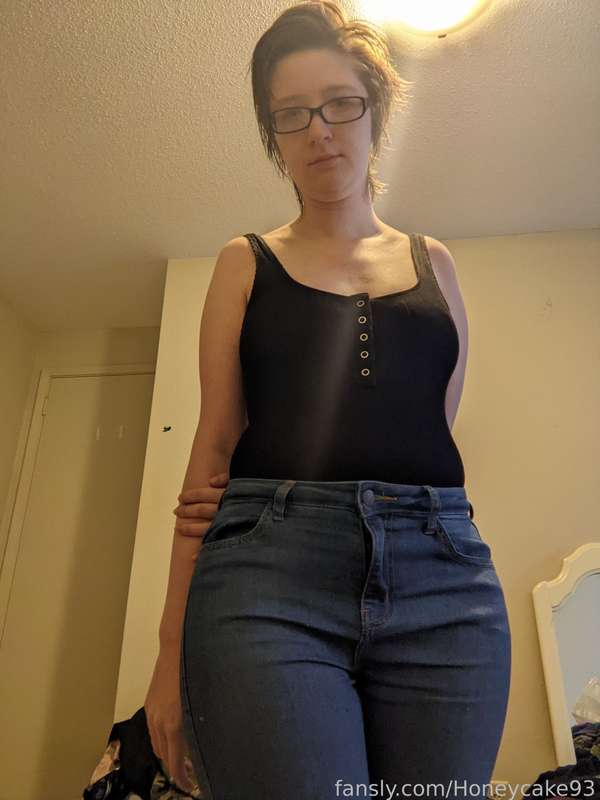 Honeycake93 - Fansly - 14 Aug, 2023 38