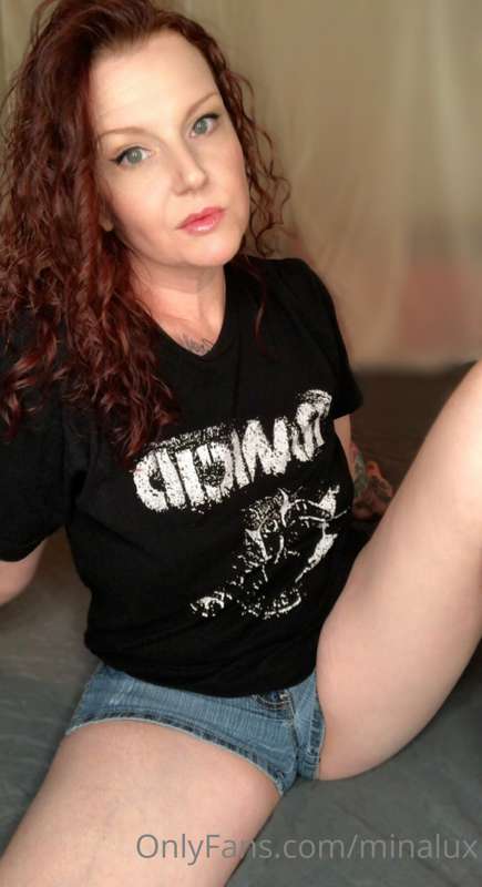 Listening to some Rancid on a Thursday afternoon , what are .. 4