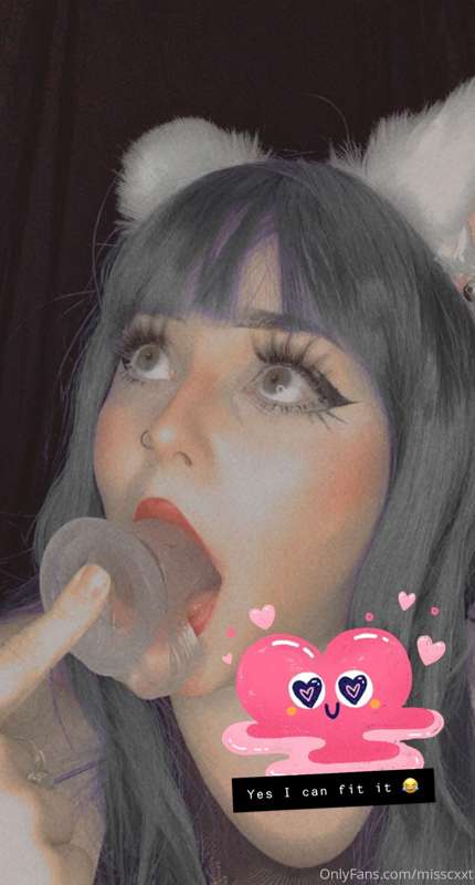A little deep throat❤️ Please comment and let me know what y.. 1