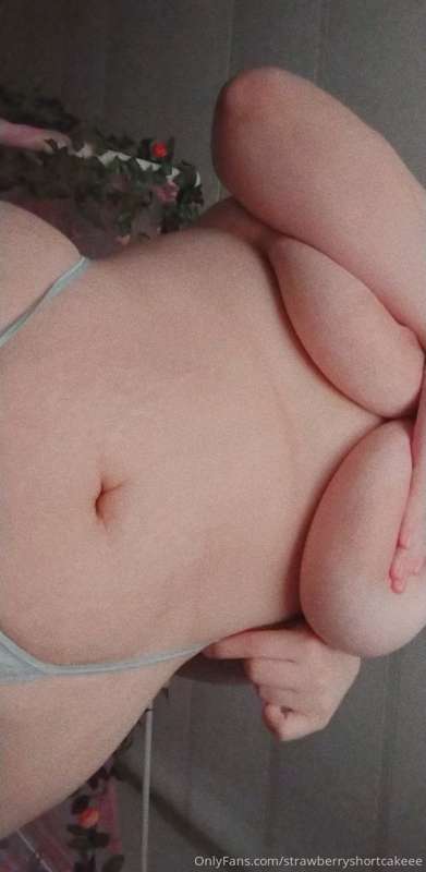 i heard y'all like tummies 😳 2