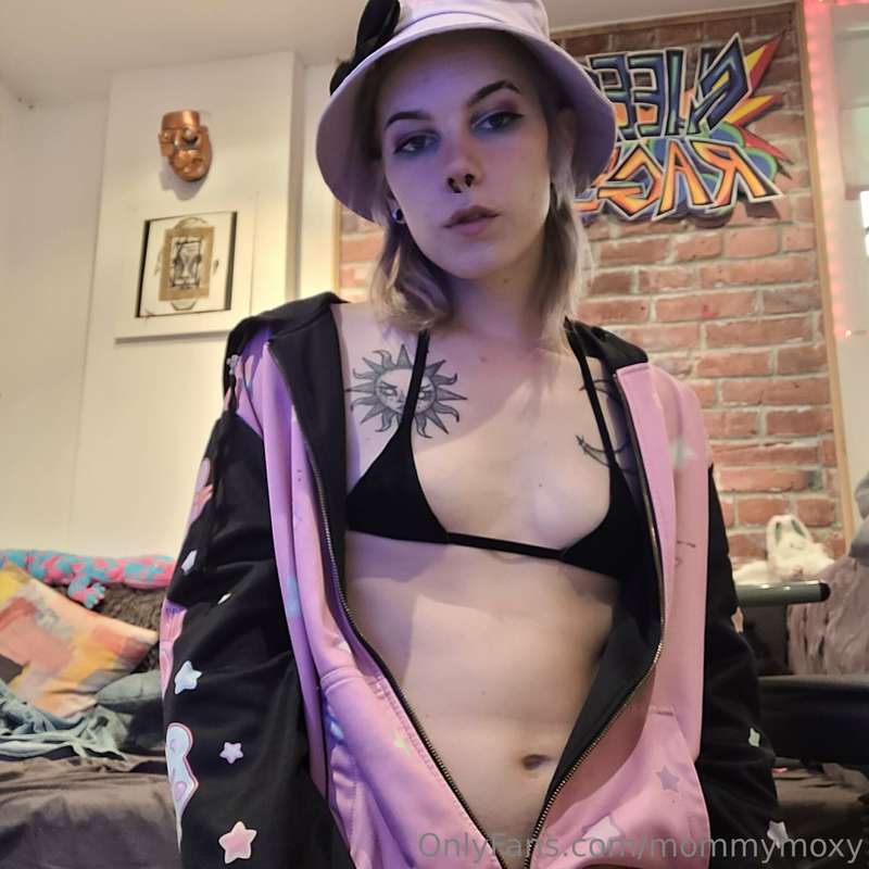 I can make micro bikinis now shits gunna be hot 2