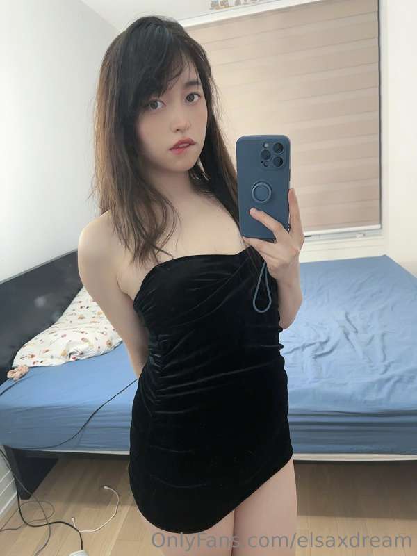 Whoever said this dress is not short is wrong >:( 

Tip me 5..