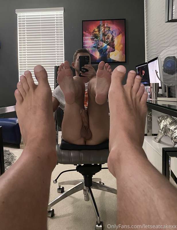 Quick pic and vid I sent to my cash fag 🤑  Hes a good little..