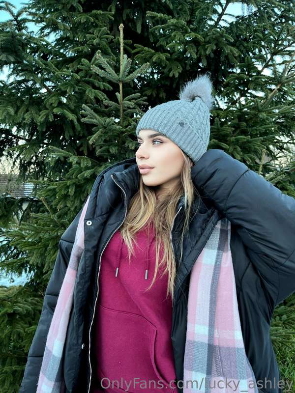 My reasons why I love winter:
•  Hot chocolates ☕️
•  More t..