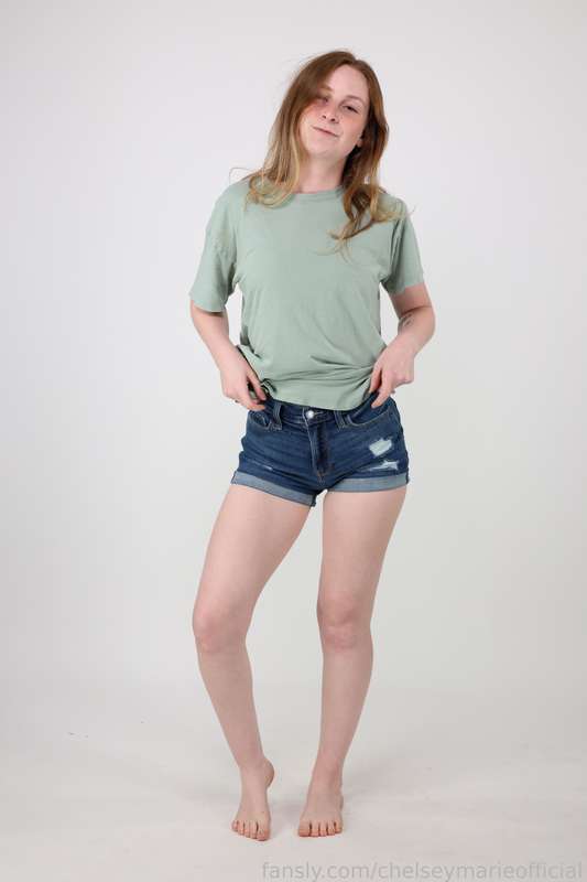 Chelseymarieofficial - Fansly - 08 May, 2025 4