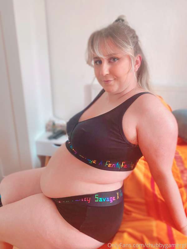 Can you imagine what it would feel like to touch and jiggle .. 5