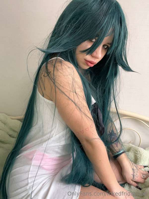 💗 This demure @liki_blue waiting to be seduced 😍 Get pussy w..