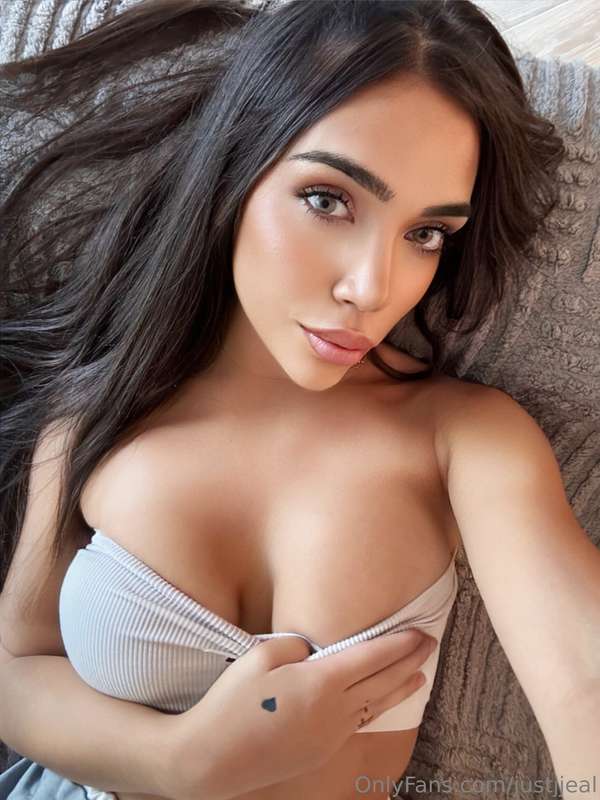 Your new big titty gf is here to make all your kinky desires..