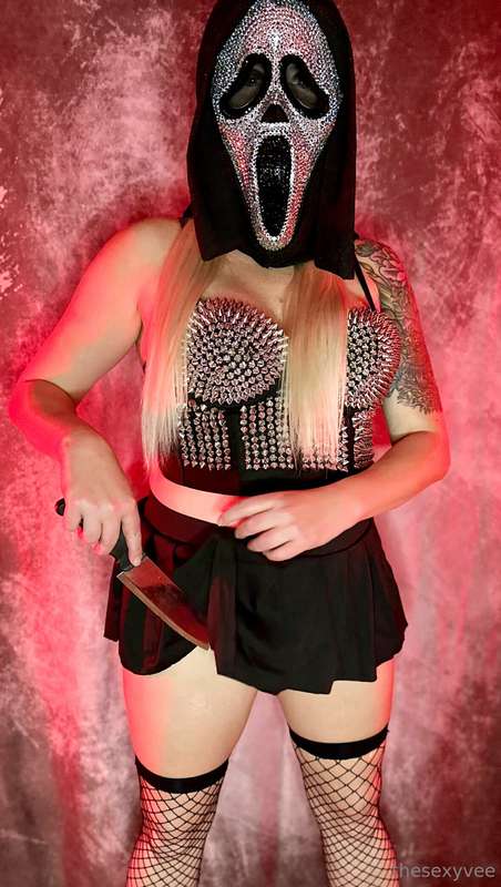 **Happy Halloween! I want to make you scream!** 🖤🎃 2