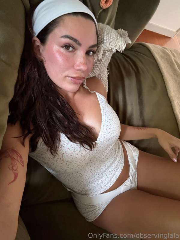 my pussy is CRAVING DICK 😫 I have never been so fucking horn..