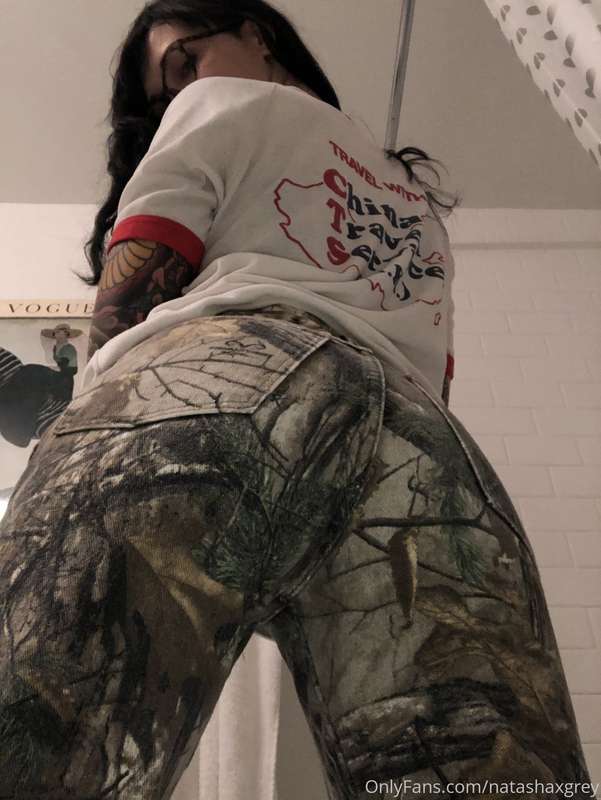 Also how cool are these pants I thrifted lmao I love Nashvil.. 1