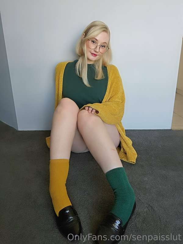 Mismatched socks finally! I know I've been getting requests .. 5