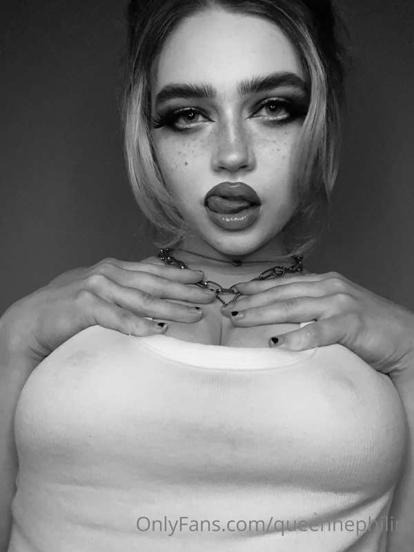 Braless 😘 2
