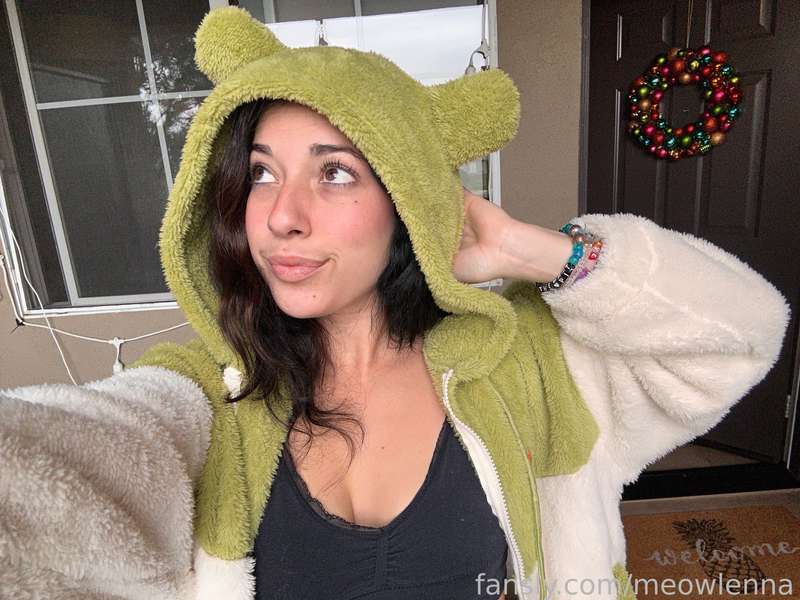 Meowlenna - Fansly - 03 Jan, 2023 11
