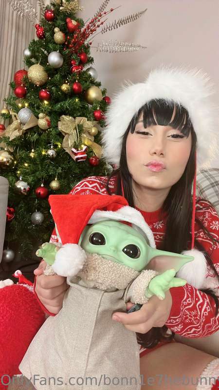Can I be your present under the 🎄? 💋💚❤️
…swipe to undress me.. 11