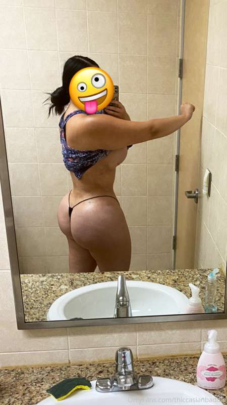 Tap the heart button if you love my booty ❤️