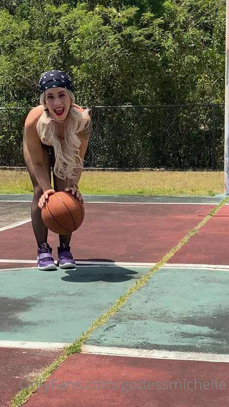 ¿Me acompañas a la cancha? ⛹️‍♀️🔞🥵🏀❤️ 15