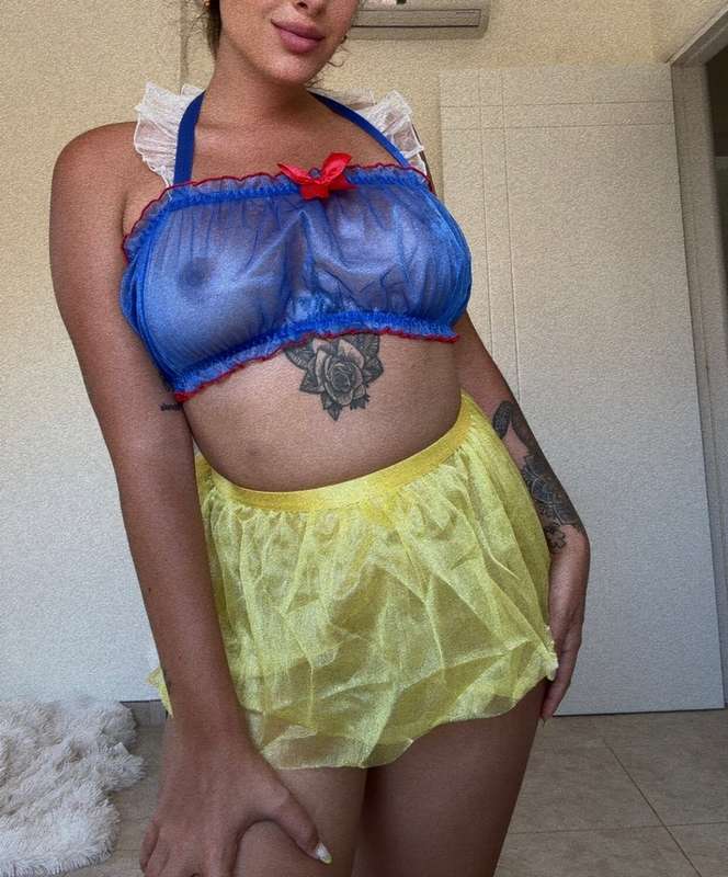 🍎 My panties are soaking wet after this shooting.... 
