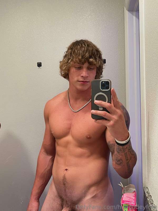 Some wild ass new content just dropped ON MY VIP PAGE @hungo..