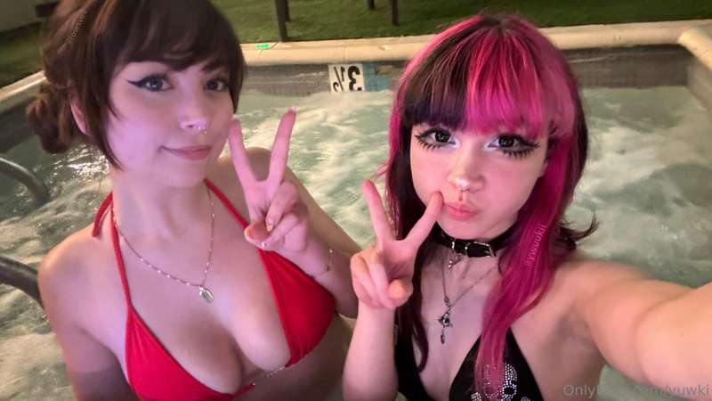more pics of us in the pool :D