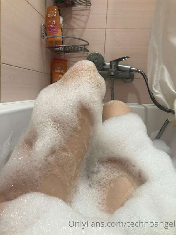 Take a bath w me 🥰