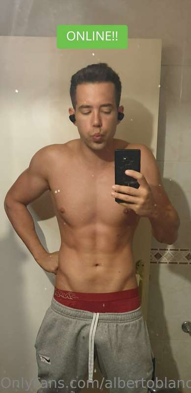 Quieres ver mis videos solo en privado masturbandome?? 😝 Píd..