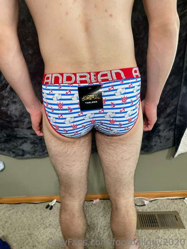 Andrew Christian looks pretty good on me! Set 3
